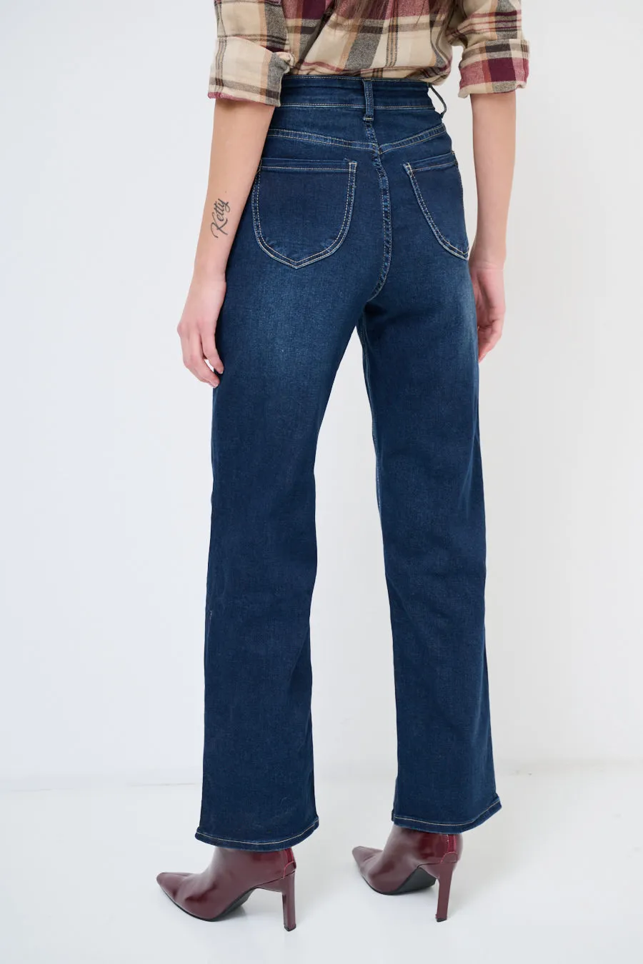 Dark-wash straight-leg denim jeans wholesale